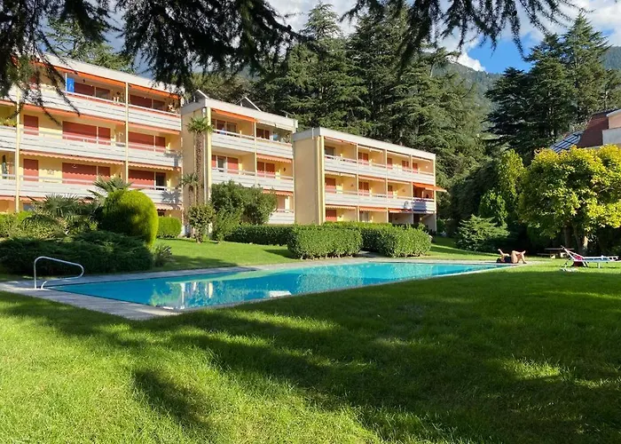 Garden Pool * Merano